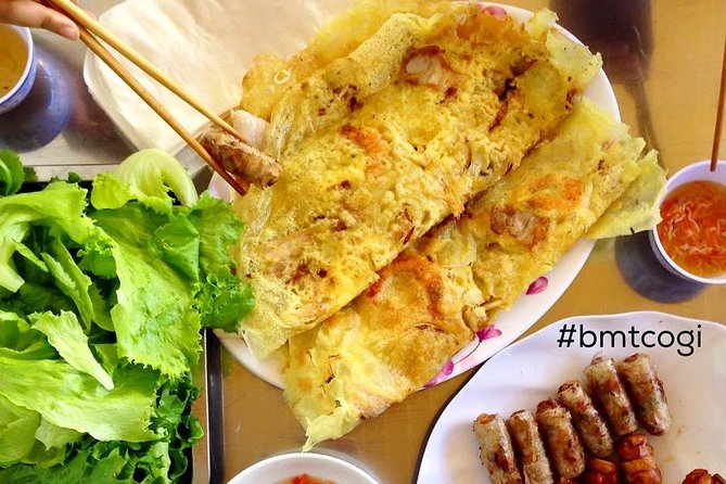 Scooter tour and street food around Buon Ma Thuot city. - The 6 pm pickup and first city circuit