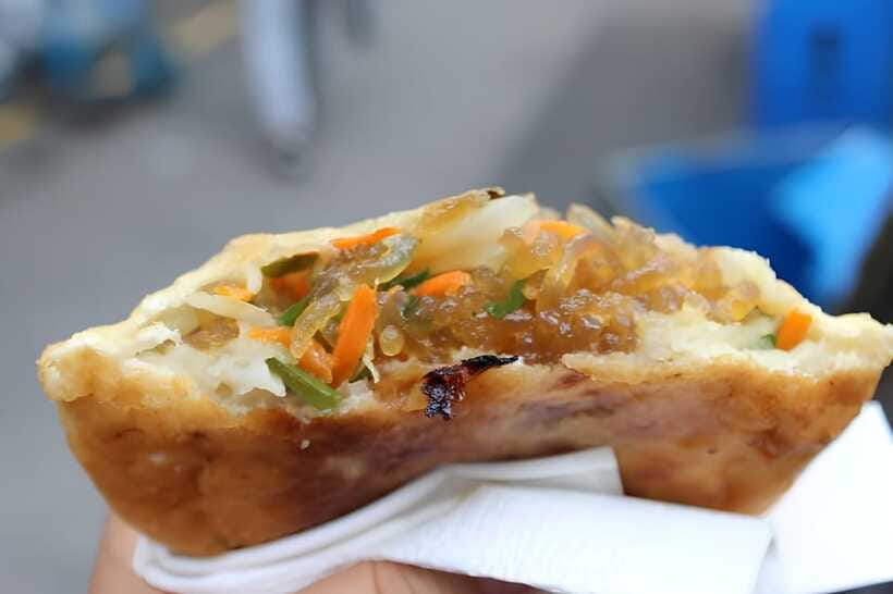 Seoul: Guided Street Food Tour at Namdaemun Market - Sungnyemun Gate and the history beyond the food