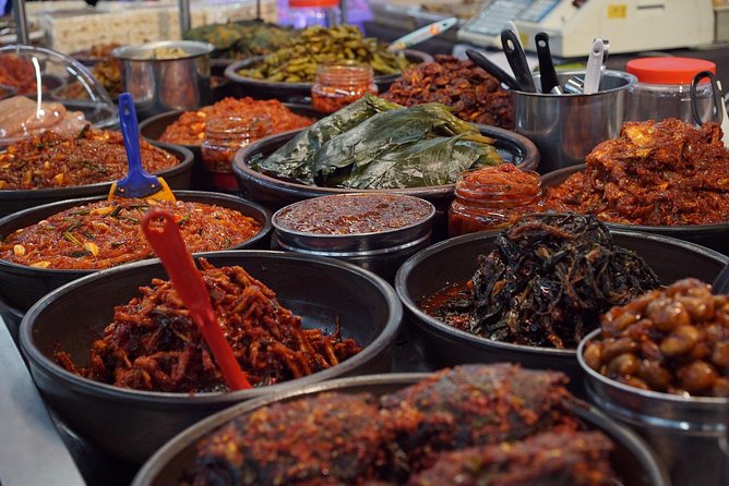 Seoul Street Food Market Tour - Weather, clothing, and the pace of the route
