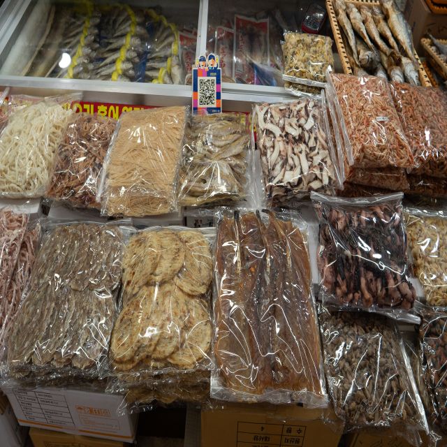 Seoul: The Biggest Sea-food Noryangjin Market Tour - Seasonal Sashimi, Spicy Fish Stew, and Live Octopus