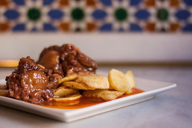 Seville Food Tour: Vermut, Churros & 10+ Tasty Local Dishes - The city’s landmarks between bites