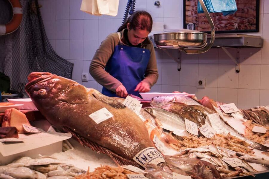 Seville: Food Tour with 10 Tastings of Tapas, Ham, Churros - Who will enjoy this food walk?