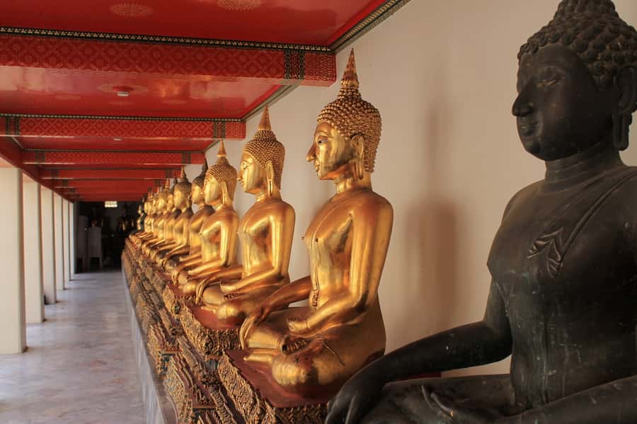 Shared Tour: Wat Pho, Wat Traimit and Wat Benchamabophit - Wat Pho and the 46-meter Reclining Buddha
