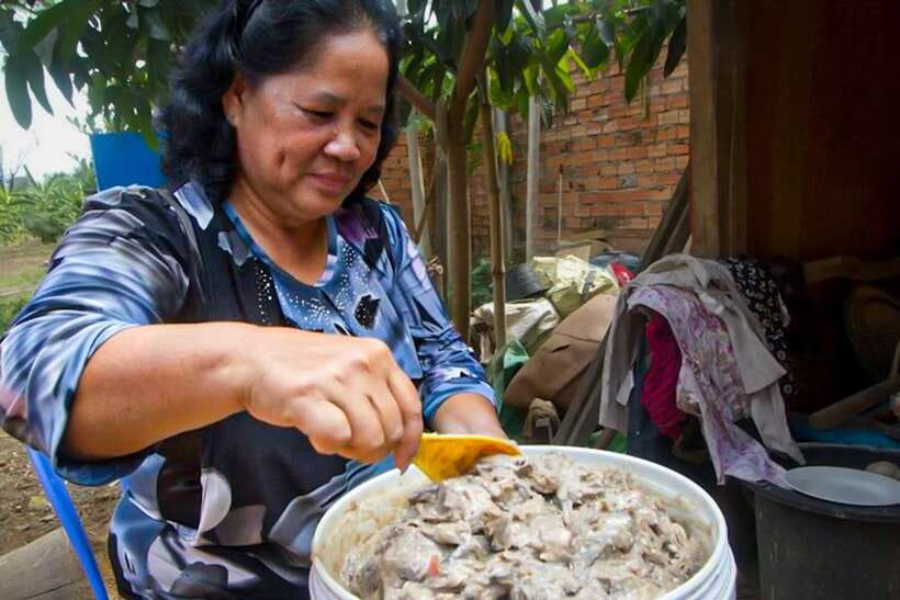 Siem Reap: Cambodia local street foods and local guide - What the guide adds to the evening