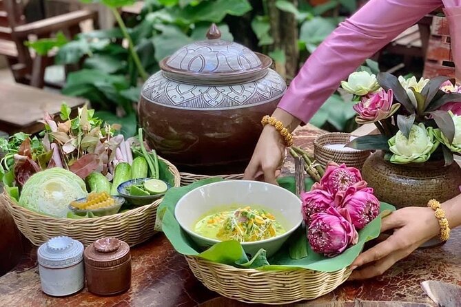 Siem Reap: Local Street Food Experience by Tuk-Tuk - 17:30 pickup and the first tuk-tuk ride