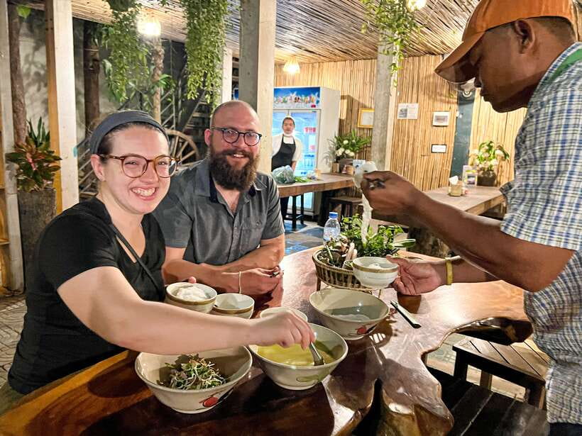 Siem Reap: Street Food Experience by Tuk-Tuk - The first stop: Lort Cha and Cambodian stir-fried noodles