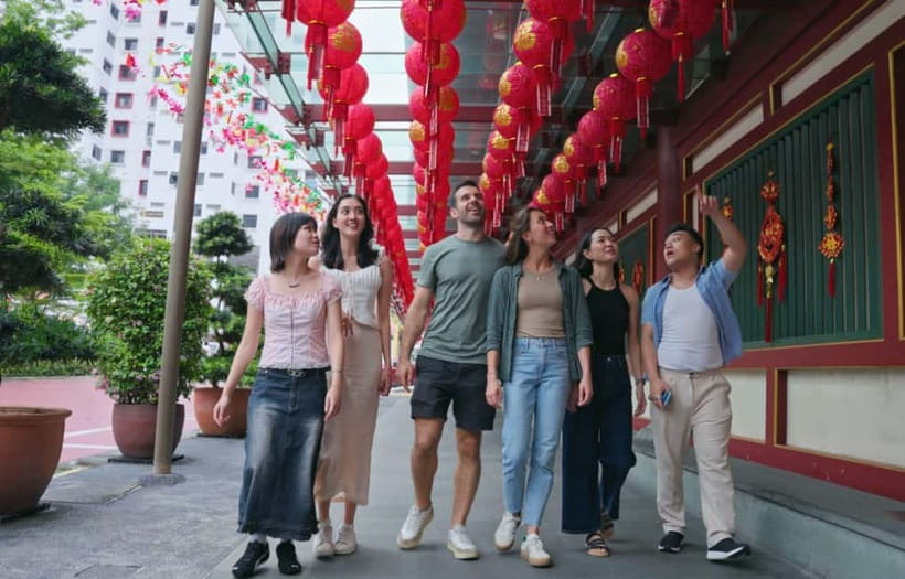 Singapore: Chinatown Food Tour with 6 Tastings - Chicken rice and the food-market portion
