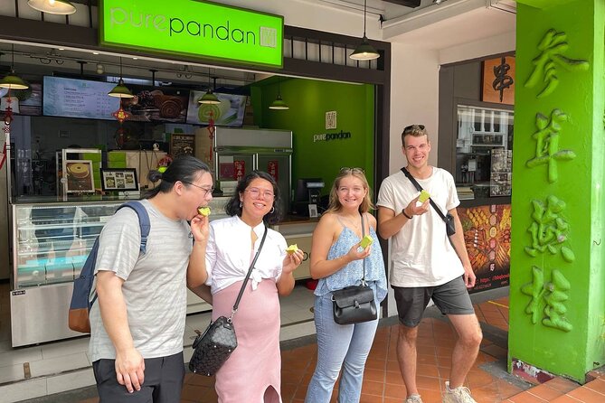 Singapore: Chinatown Hawker Food Tasting Tour - The guides make the difference