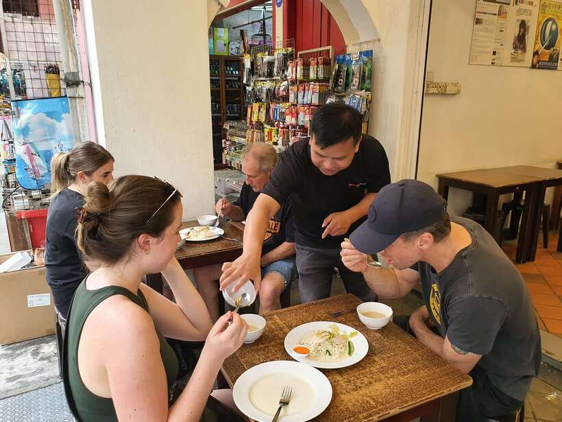 Singapore: Chinatown Hawker Guided 8-Dish Tasting Tour - Group size, families, and access