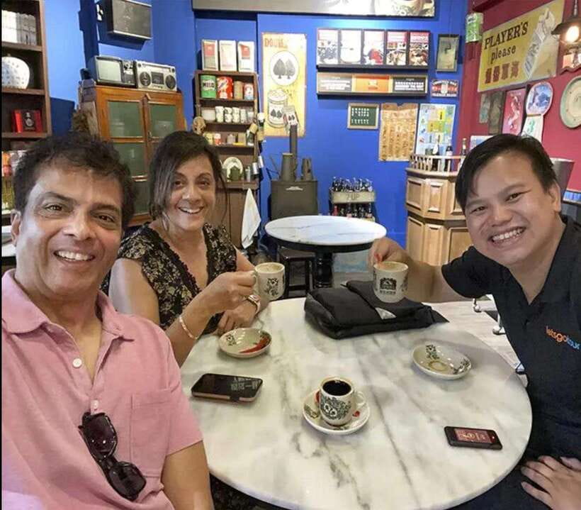 Singapore: Chinatown Street Food Tour - Chinatown Heritage Centre brings the neighborhood into focus
