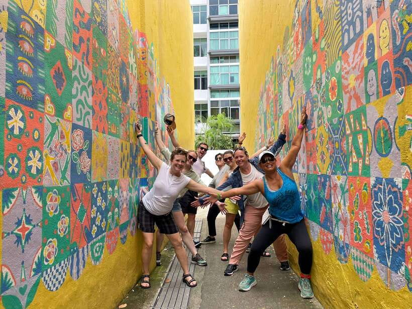Singapore: Katong Local Food and City Highlights Tour - Nine Dishes Across Malay, Indian, and Chinese Traditions