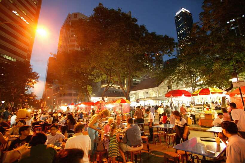Singapore: Lau Pa Sat Night Street Food with Marina Bay Walk - Why this Singapore food tour works