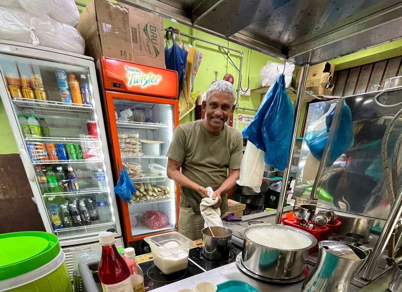 Singapore: Little India Hawker Street Food Tour - Eight tastings, with Indian rojak at the front