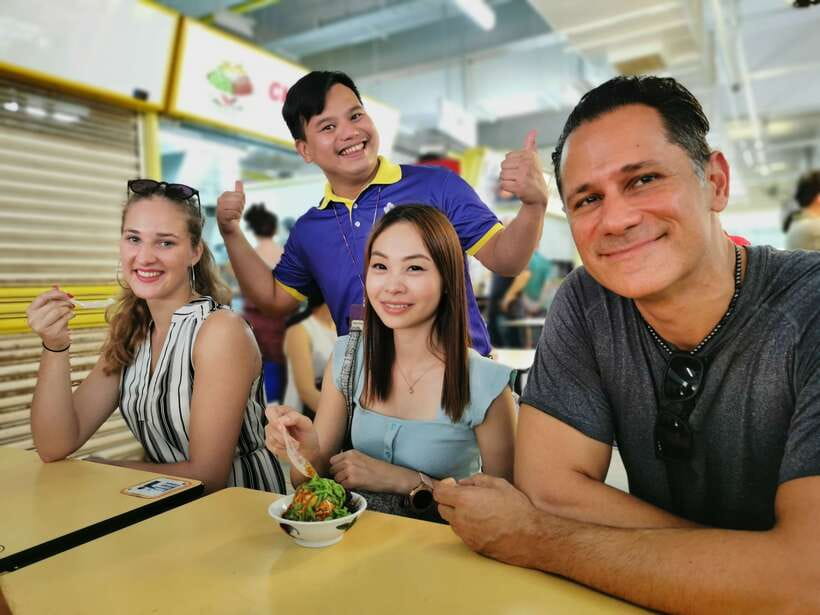Singapore: Local Hawker Food Tour with Tastings - Key points at a glance