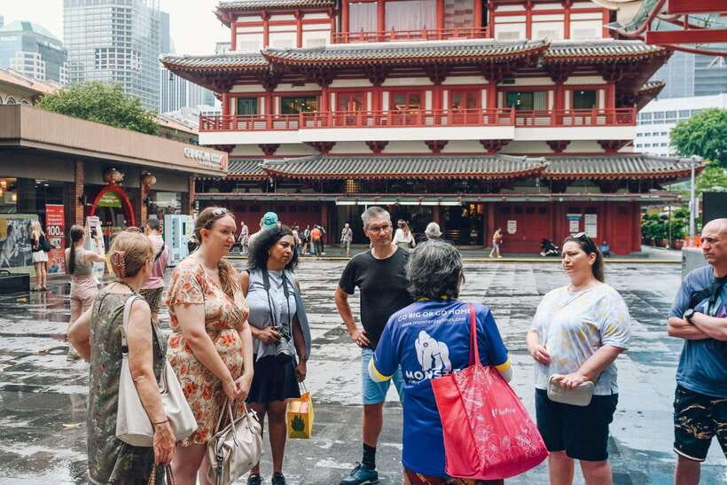 Singapore: Local Hawker Food Tour with Tastings - Maxwell Food Centre and the value of skipping the line
