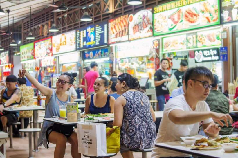 Singapore: Local Street Food Tasting Tour - Kampong Glam: begin with food and community