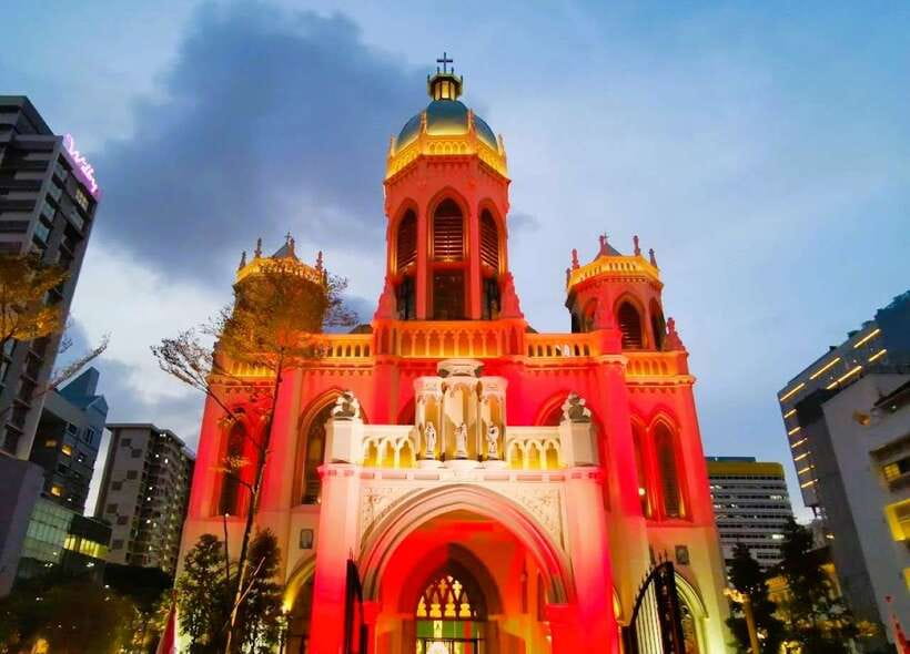 Singapore: Street Food & Ethnic Quarters Kick Scooter Tour - Starting in Little India with color, temples, and dosai