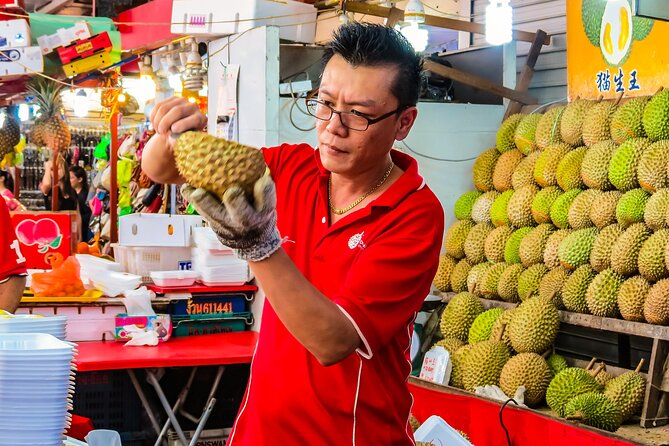 Singapore Street Food Tour with a Local: A Feast for Foodies 100% Personalized - Hokkien mee and rojak at an older food center
