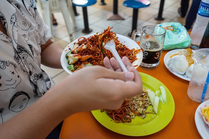Singapore: UNESCO Street Food & Cultural Experience - Why the small group matters