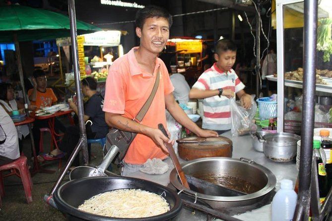 Small-Group Chiang Mai Evening Street Food Tour - Learning to order food in Thai