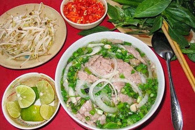 Small Group Hanoi Street Food Walking Tour with Local Guide - The guide makes the difference