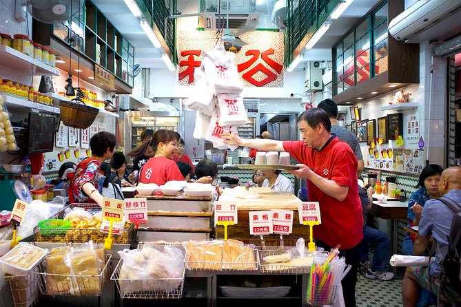 Small Group Kowloon Michelin Rated Street Food and Culture Tour - Starting in Sham Shui Po with everyday Cantonese food