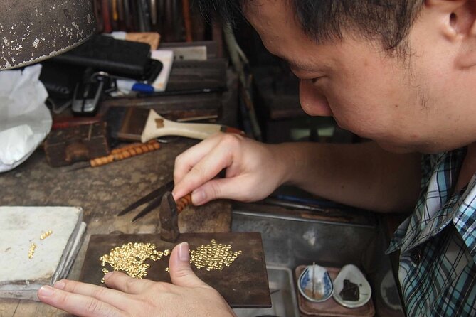 Small-Group: Unseen Bangkok's Chinatown Walking Tour - Snacks, Thai coffee, and lunch