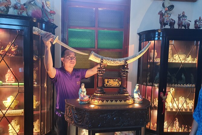 Small-Group: Unseen Bangkok's Chinatown Walking Tour - Guides who shape the experience