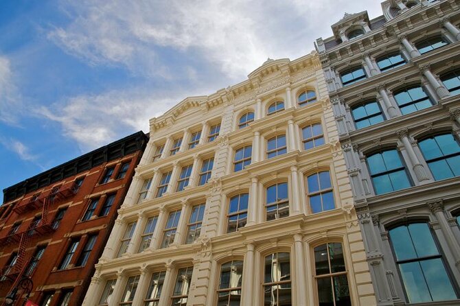 SoHo, Little Italy, and Chinatown Walking Tour in New York - Starting in SoHo among cast-iron facades