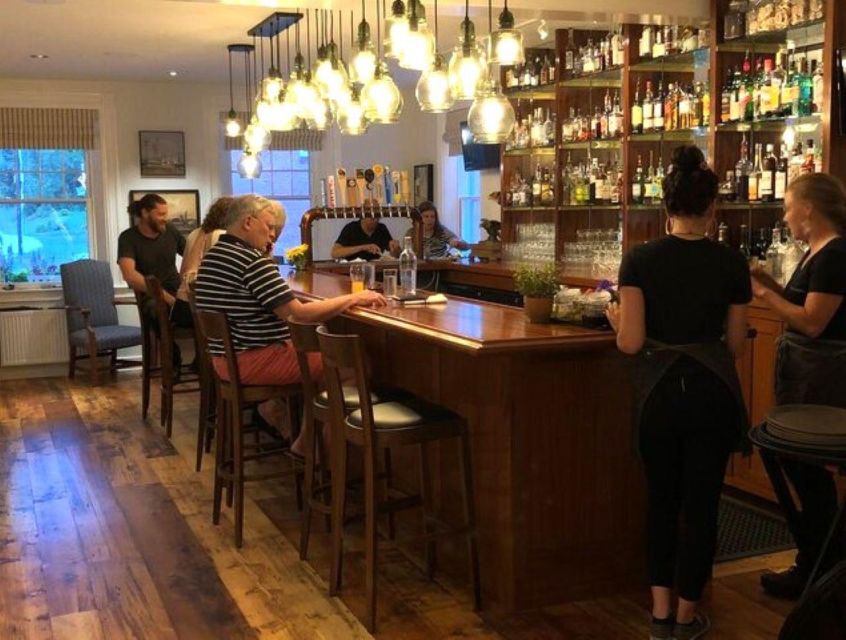 South Beach Miami Beach: Cocktails and Bites Tour - Why the small group matters