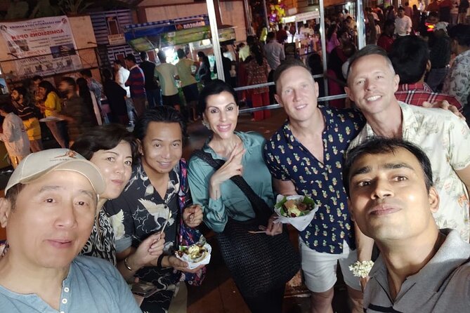 Sowcarpet Street Food Walking Tour in Chennai with guide - Murukku sandwich, Sowcarpet’s signature opening bite