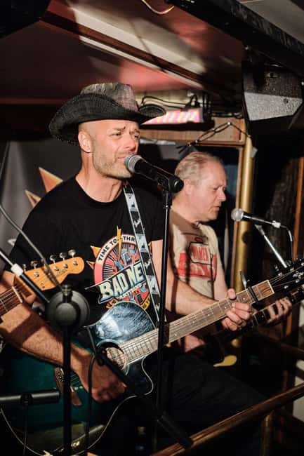Stockholm All-You-Can-Eat Shrimp or Tacos Cruise & Coverband - Who will enjoy this cruise most