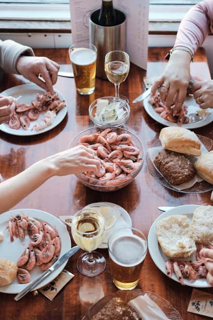 Stockholm All-You-Can-Eat Shrimp or Tacos Cruise & Livemusic - A dinner cruise with a Swedish party feel