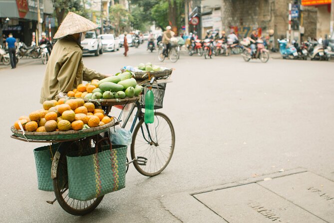 Street Food by Walking Tour for 3 hours in Hanoi, Vietnam - What the guide adds to the meal