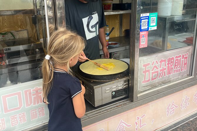Street Food in Beijing Hutongs by Bike - Who will enjoy this most?
