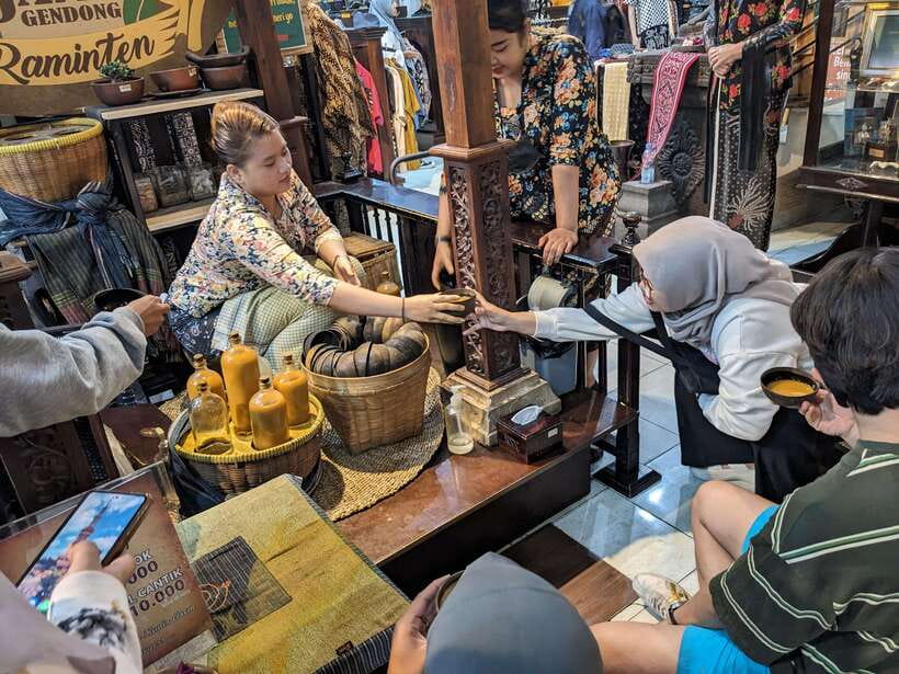 Street Food Tasting by Walking - Why this food walk works in Yogyakarta