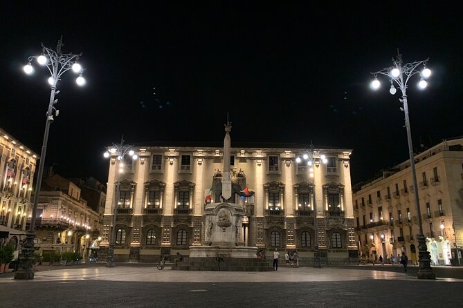Street food tour of Catania by night - The guide’s role: stories, pacing, and personal attention