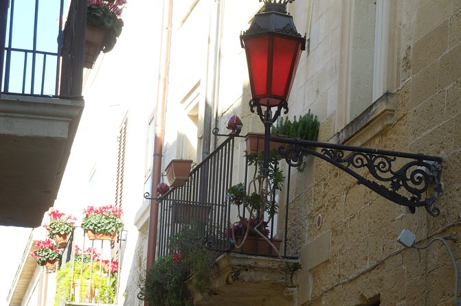 Street Food Tour of Lecce & City Sightseeing with Local Guide - Timing, pace and practical comfort