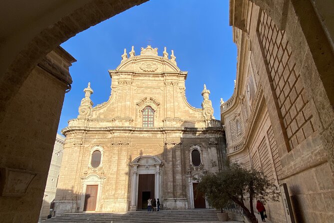 Street Food Tour of Monopoli - Walking the sea wall to Carlo V Castle