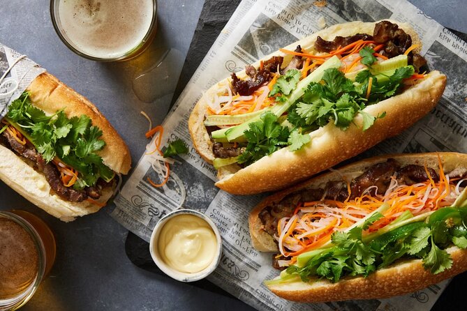 Street Food Tour with a Guide - Why the 6:00 pm start works well