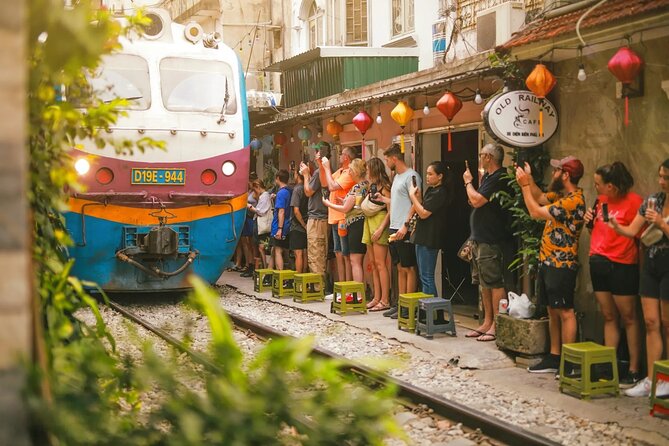 Street Food Tour with a Guide - Pickup, group size, and practical fit