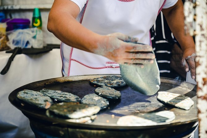 Street Food Tour with Friends - What makes this bike tour worth considering
