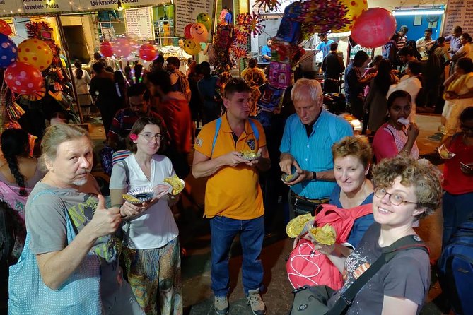 Street Food walking tour in Bangalore with a food evangelist - KR Market: flowers, spices, and the working city