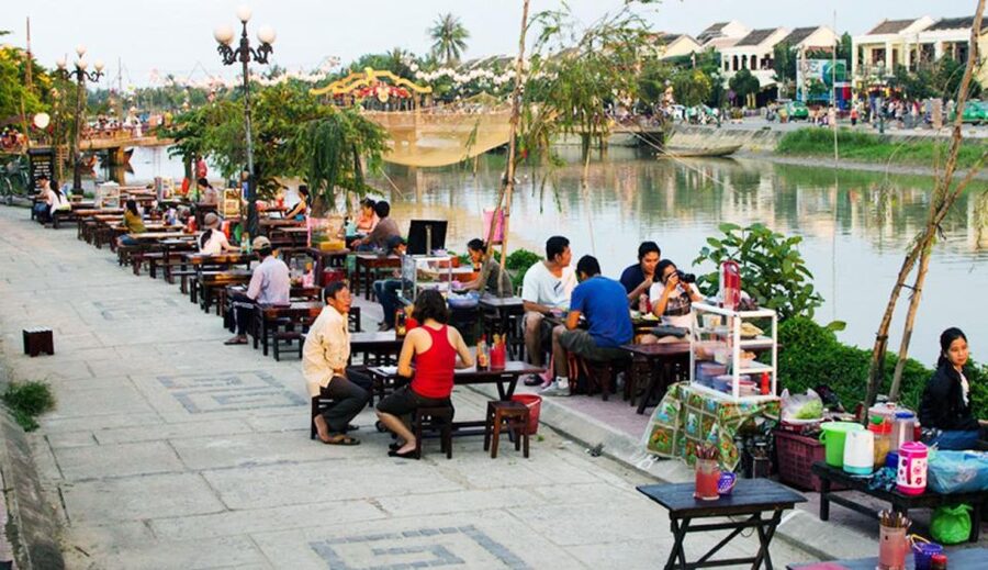 Street Food Walking Tour in Hoi An with 5 Local Tastings - White rose cake, Hoi An’s signature finish