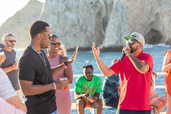 Sunset Sail Tour with Local Food - El Arco and the meeting of two seas