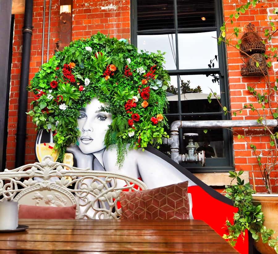 Sydney: Food Tour in Surry Hills with 8 Local Food Tastings - How the guide changes the afternoon
