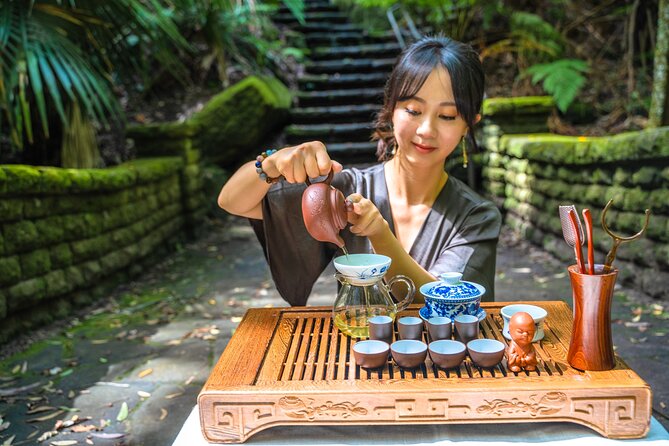 Sydney Private Food Walking Tour With Locals: The 10 Tastings - Australian classics, bakery treats, and the Black Star Pastry stop