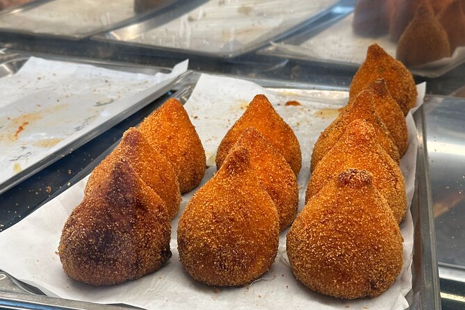 Syracuse Ortigia - Sicilian Street Food Tour by Do Eat Better - The Ortigia market and its local ingredients