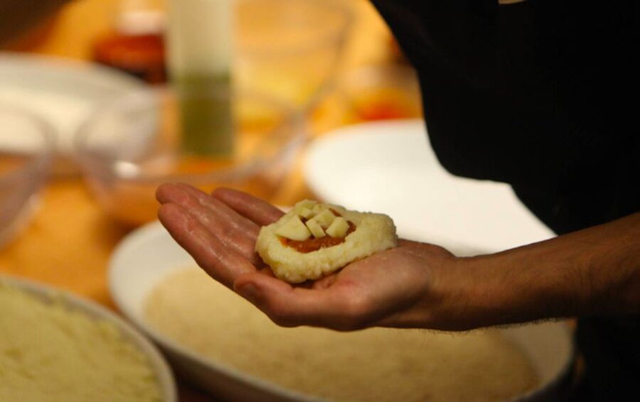 Syracuse: Sicilian Street Food Hands-On Cooking Class - A seafront kitchen and a small-group feel