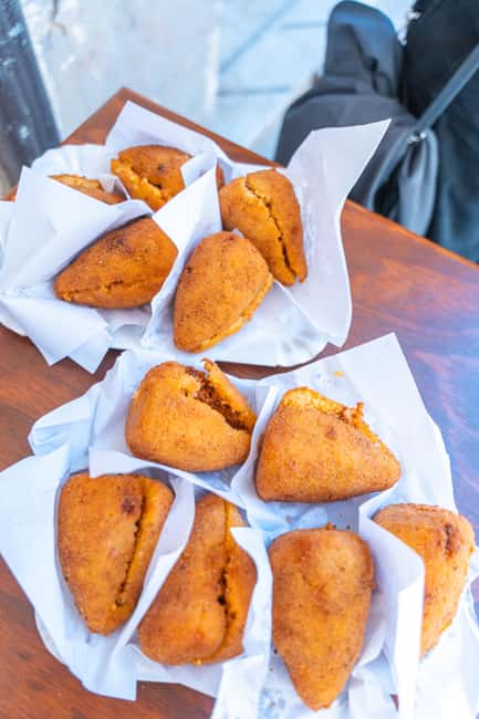 Syracuse: The Street Food Tour in Ortigia with a Local Guide - One hour at the Ortigia street market